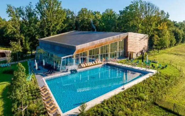 Duplex in Tournai With Lake Views
