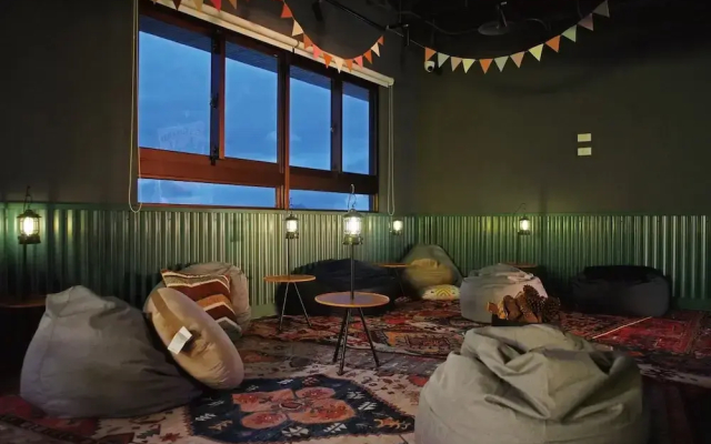 Roaders Plus Hotel Theme