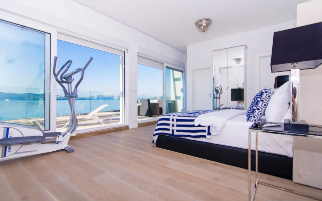 Livingstone Beach House
