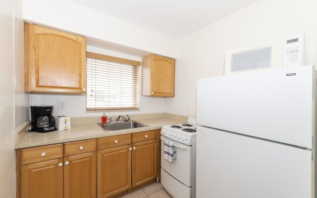 Tropic Isle Hotel and Apartment