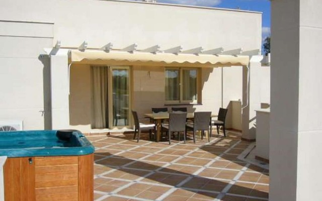 Apartamentos Fuente Aloha