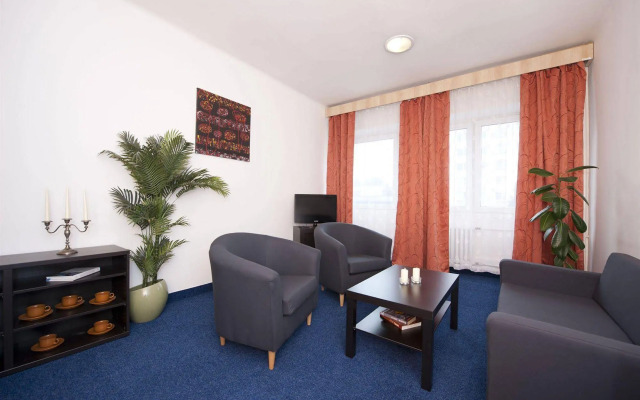 Hotel Plus