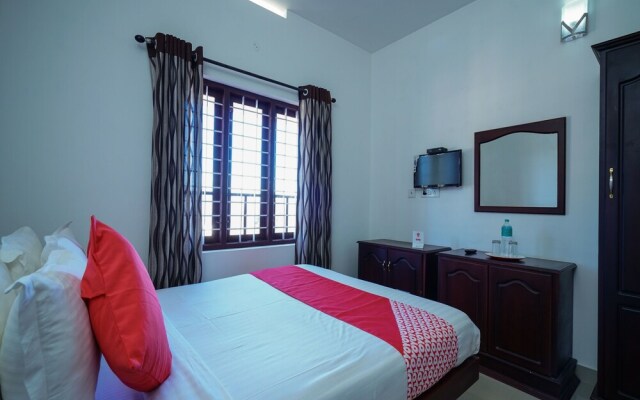 OYO 16158 Firdows Homes Adimali
