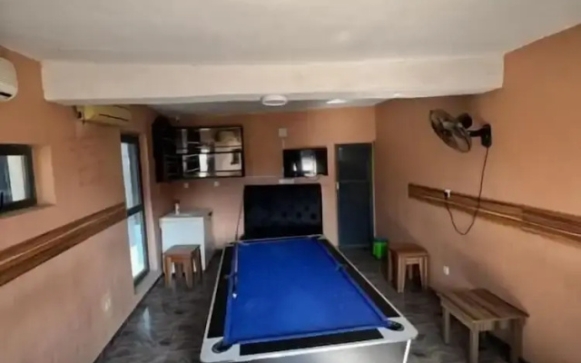 Sparcles Hotel and Lounge