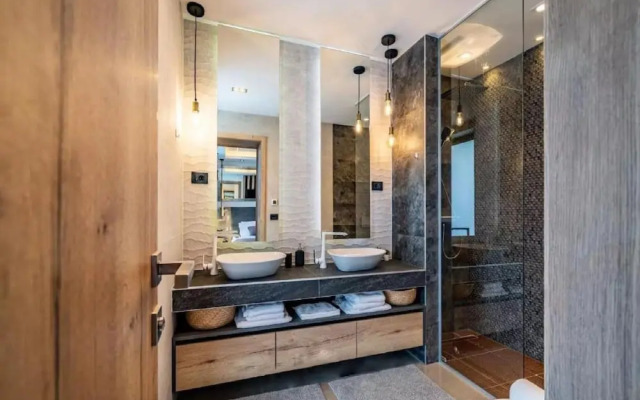 Villa Alpha - Four Bedroom Villa With Swimming Pool