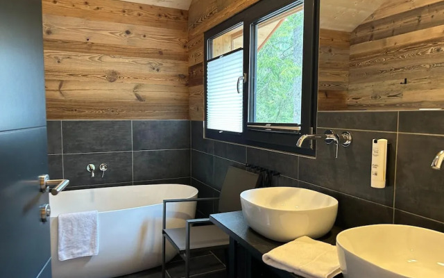 Spacious Chalet With Finnish Sauna