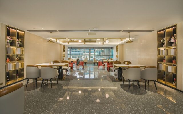 GZ Baiyun Airport MeHood Liz Hotel T1