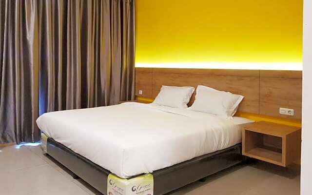 OYO 90015 Platinum Guest House