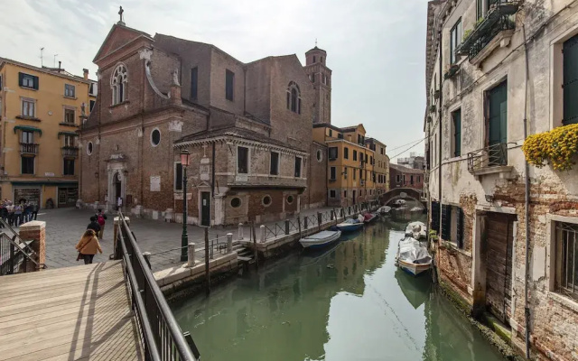 Venice Elegance by Wonderful Italy