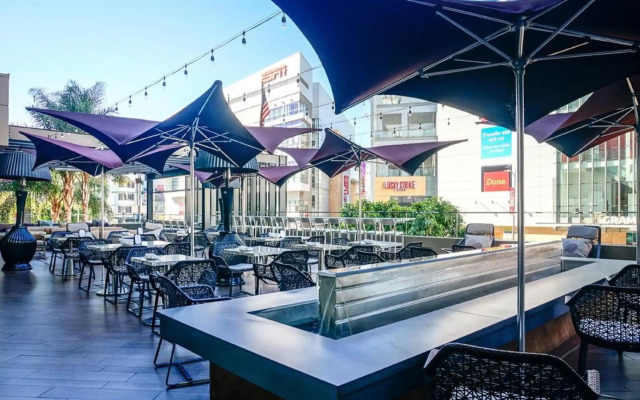 E-Central Downtown Los Angeles Hotel