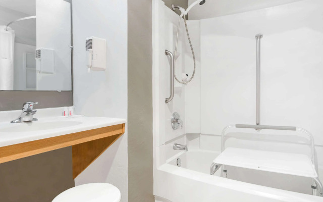 Super 8 by Wyndham Bremerton