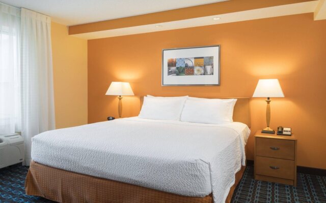 Fairfield Inn & Suites by Marriott State College