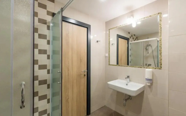 Premium Crown Suites