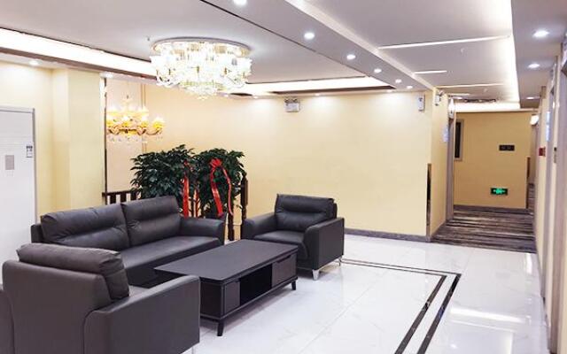 City 118 Hotel Longmen High Speed Railway Station