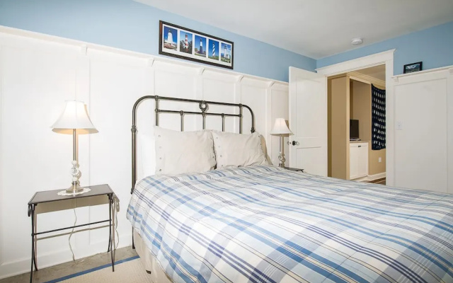 The Tides Inn in Lincoln City 4 Br home by RedAwning