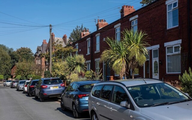 Cosy And Family Friendly Home In Greater Manchester