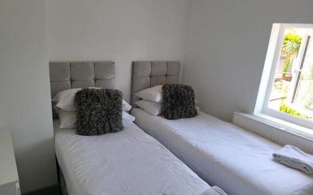 Vetrelax Colchester 3bedroom house