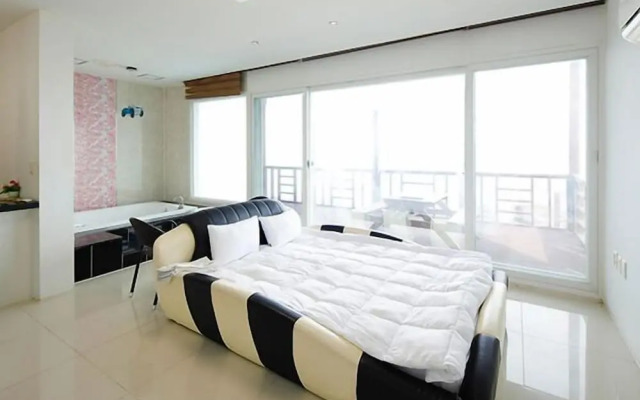 Pohang Sea Shore Pension