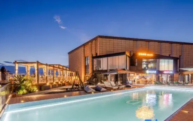 King13·Nest Hotel (Xi'an Ming City Wall Xi'an Railway Station Metro Station Branch)
