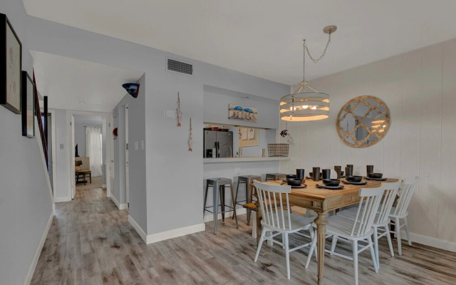 Fishermans Friend! - Coastal Condo - Views Await!