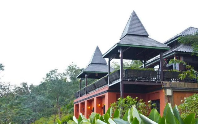 Thaton Hill Resort