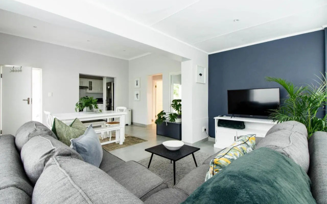 Kingswood Manor No.17