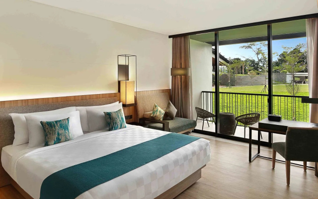Royal Tulip Gunung Geulis Resort and Golf