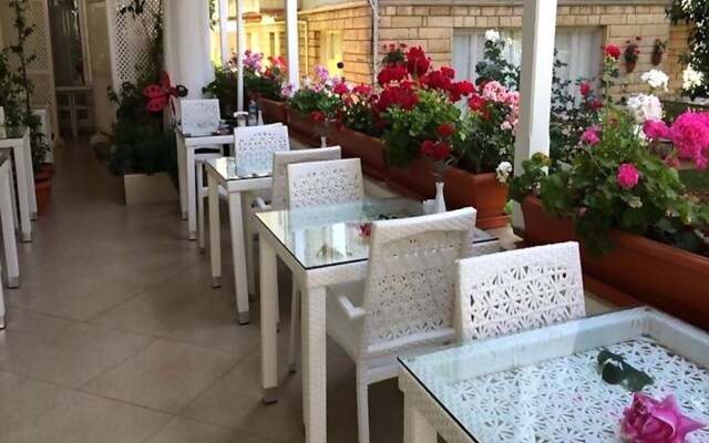White Palace Otel