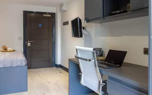 The Residence Coventry by Paymán Club