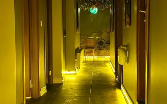EdwinPlus Hotel