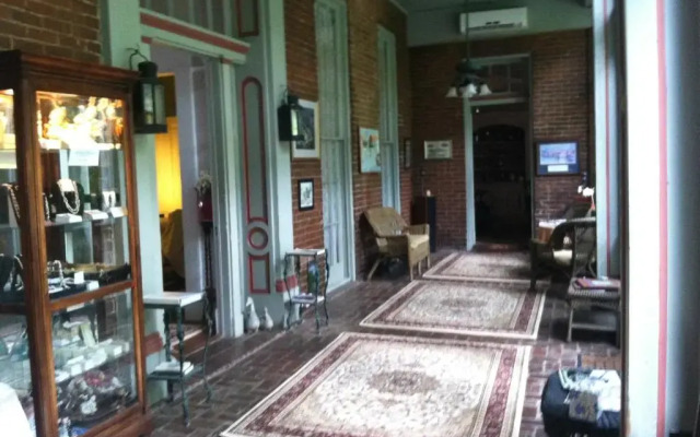 Corners Mansion Inn - A Bed & Breakfast