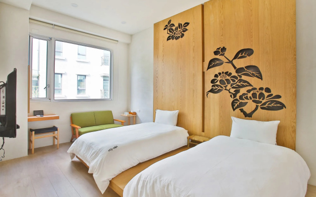 Wood Whispering Residence