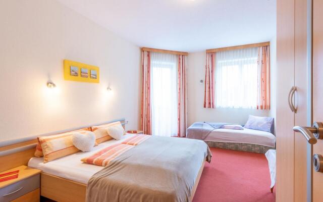 Wooden Apartment in Hainzenberg near Ski Bus