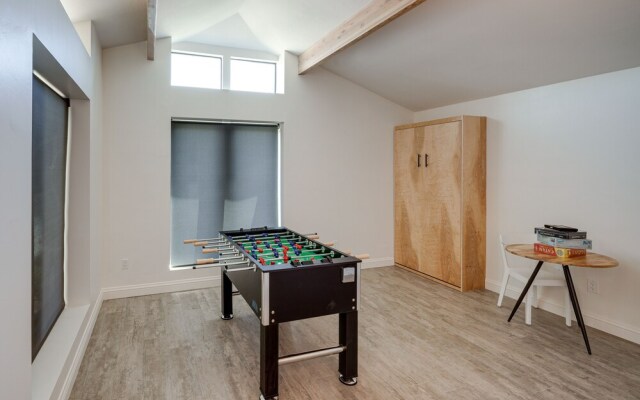 Bakersfield Oasis: Private Pool, Hot Tub & Patio!