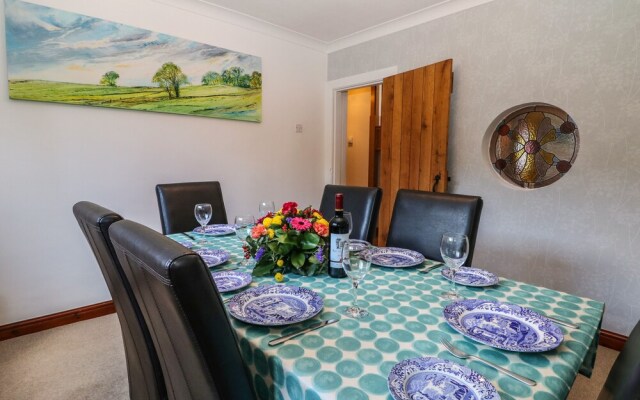 Lower Lane House