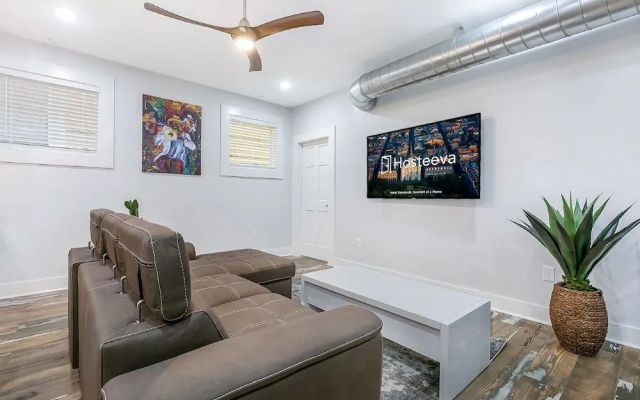 Urban Oasis 4BD House close to FQ
