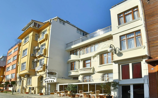 Nayla Palace Hotel