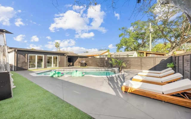 Luxury poolside paradise