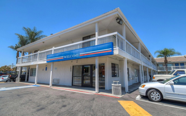 Motel 6 Santa Ana, CA