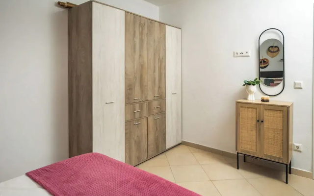 Naxos Chora Modern Dream w Patio Jacuzzi