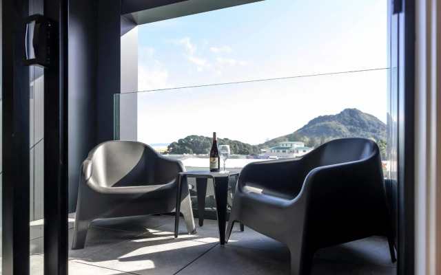 Rooftop Retreat - Mount Maunganui Holiday Home