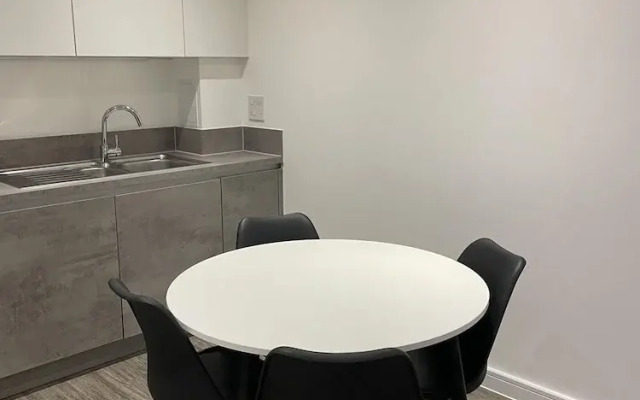 2 Bedroom Luxury Apartment in Barking