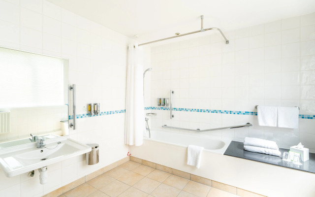 Holiday Inn Gloucester-Cheltenham by IHG