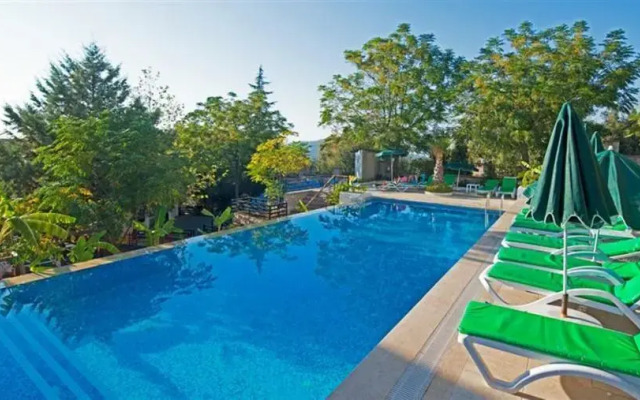 Perdikia Hill