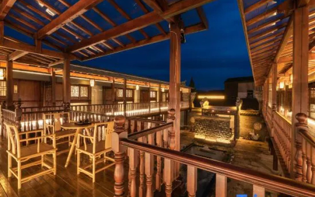 Lake Side Hotel