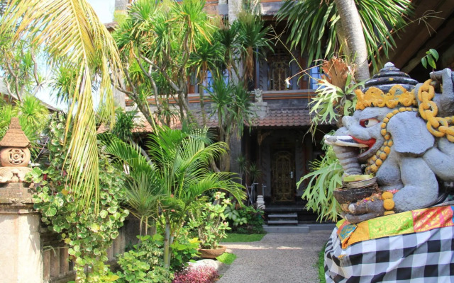 Stana Puri Gopa Hotel