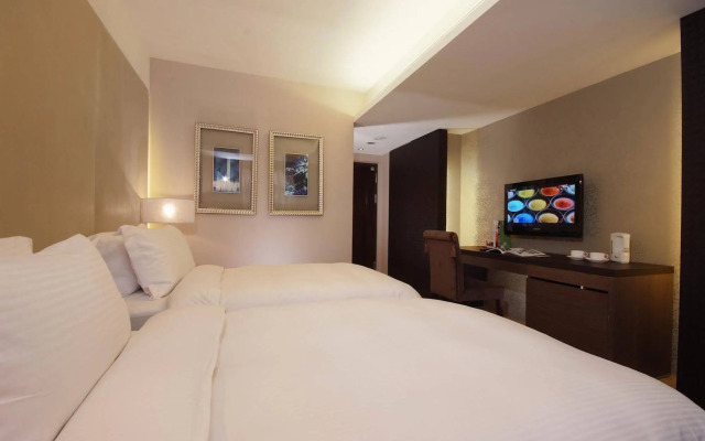 The Metro Hotel