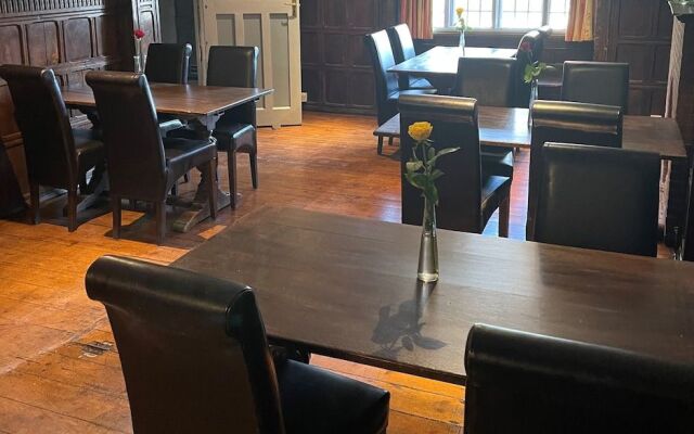 the Jersey Arms Hotel