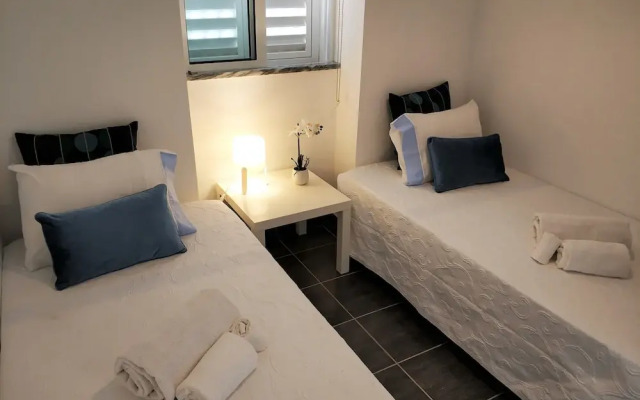 Sleep & Go Faro Airport Guest House