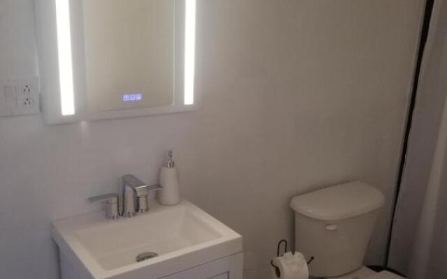 Entire Apartment 2,University Lakes